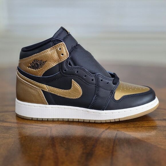 Nike Air Jordan 1 Retro Hi OG Black Metallic Gold FD1437-071 GS 6Y Women's 7.5 - Picture 10 of 14